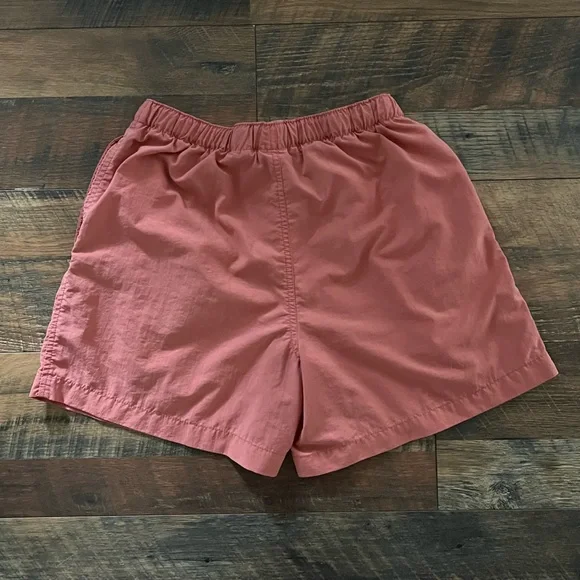 Women’s Columbia Hiking Shorts - Picture 2 of 4